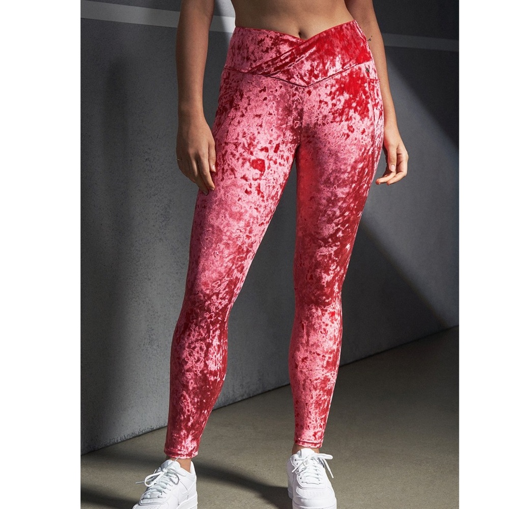 NWT Fabletics Strawberry-Red Crushed Velour Leggings sz MD